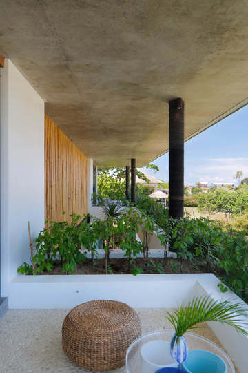 Steps from the Sea, Wrapped in Luxury – Bali Villa 1073