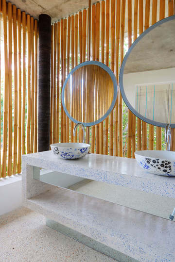 Steps from the Sea, Wrapped in Luxury – Bali Villa 1073