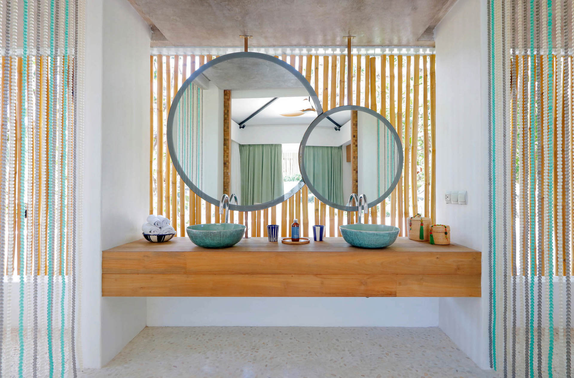 Steps from the Sea, Wrapped in Luxury – Bali Villa 1073