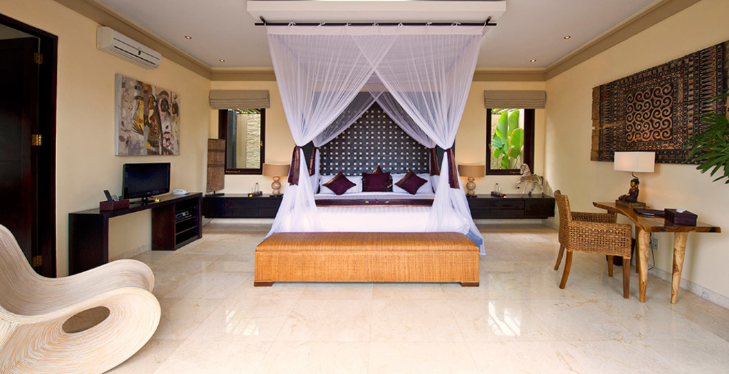 Beachfront Bliss Awaits You – Bali Villa 1076