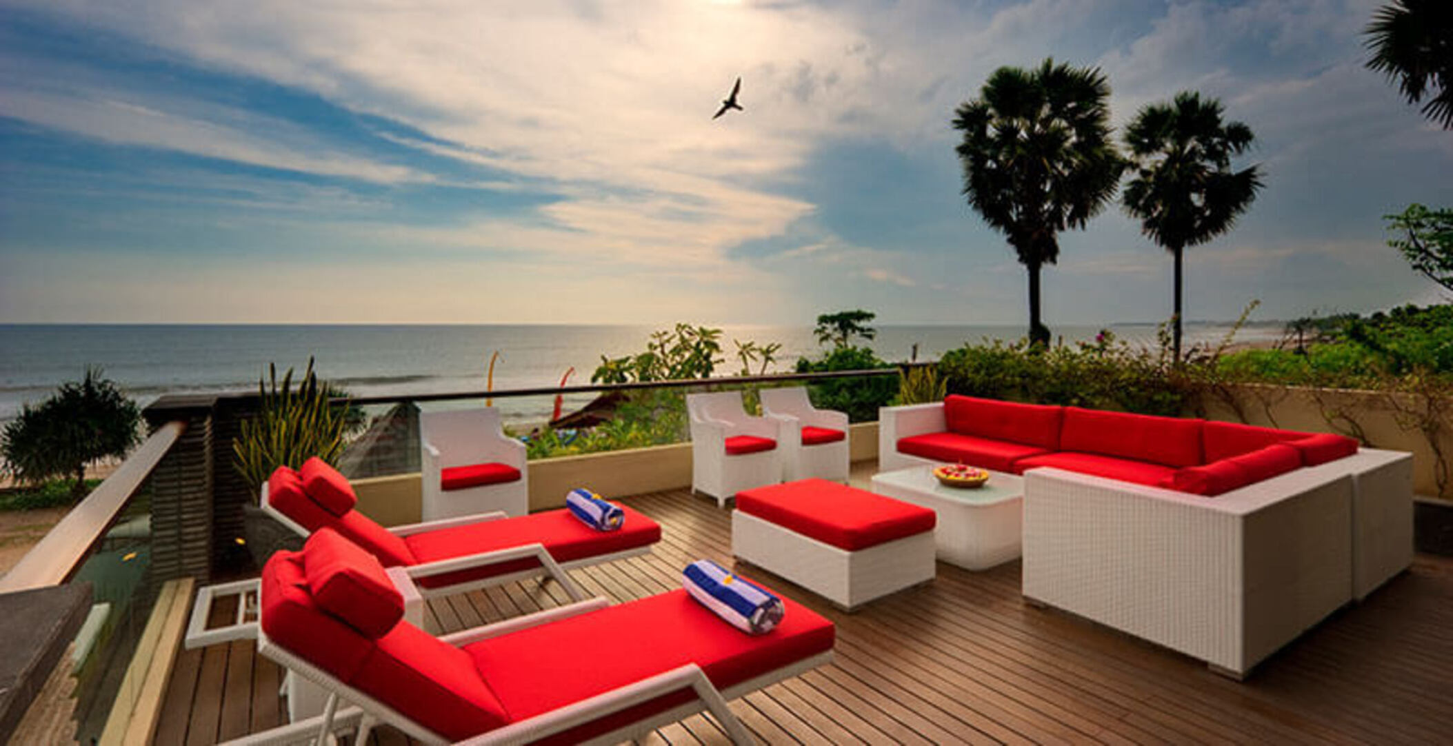 Beachfront Bliss Awaits You – Bali Villa 1076