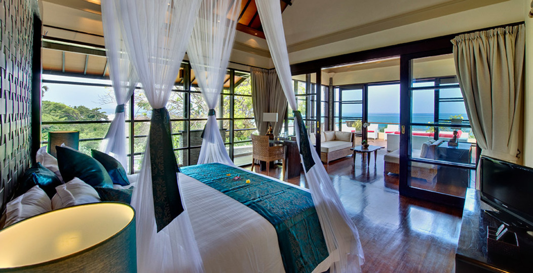 Beachfront Bliss Awaits You – Bali Villa 1076