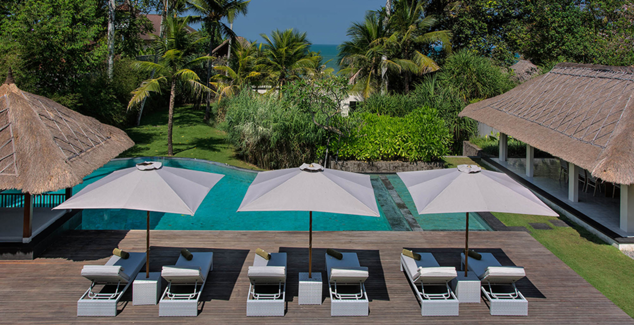 Luxury by the Ocean’s Edge – Bali Villa 1087