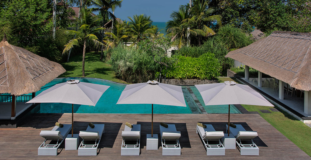 Luxury by the Ocean’s Edge – Bali Villa 1087