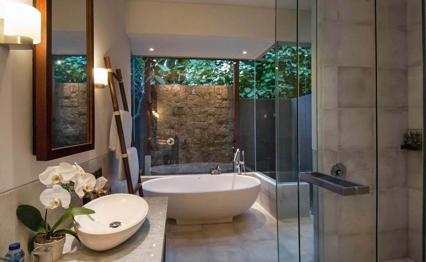Luxury by the Ocean’s Edge – Bali Villa 1087