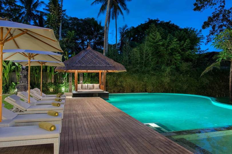 Luxury by the Ocean’s Edge – Bali Villa 1087