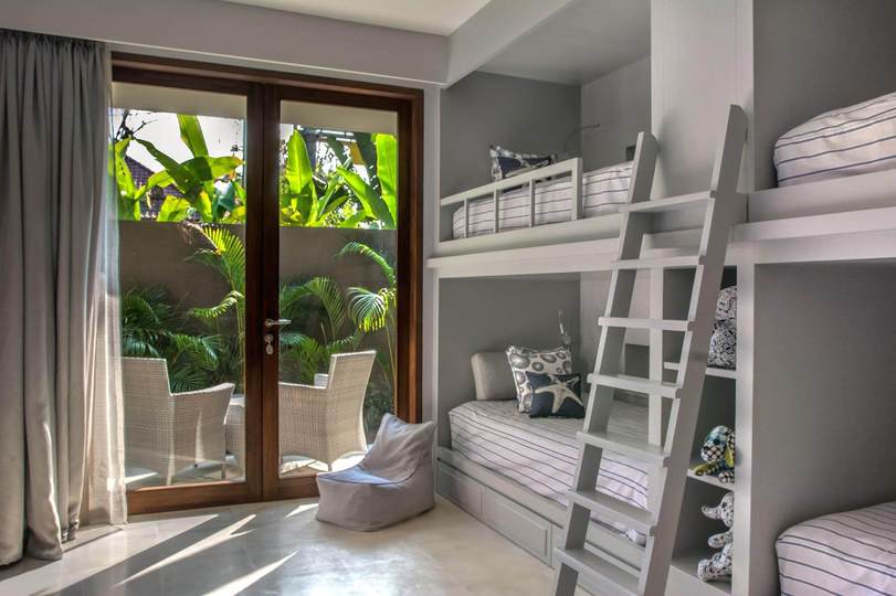 Luxury by the Ocean’s Edge – Bali Villa 1087