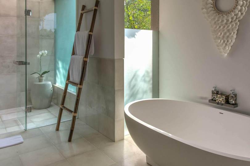 Luxury by the Ocean’s Edge – Bali Villa 1087