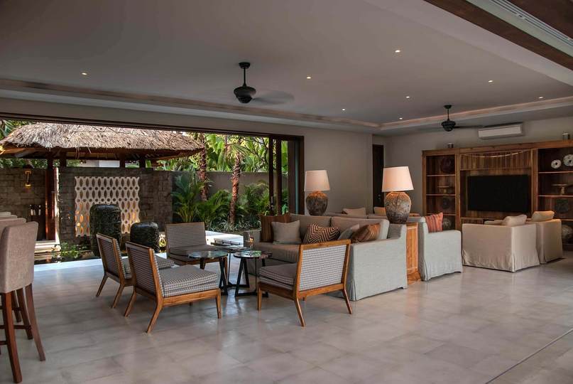Luxury by the Ocean’s Edge – Bali Villa 1087