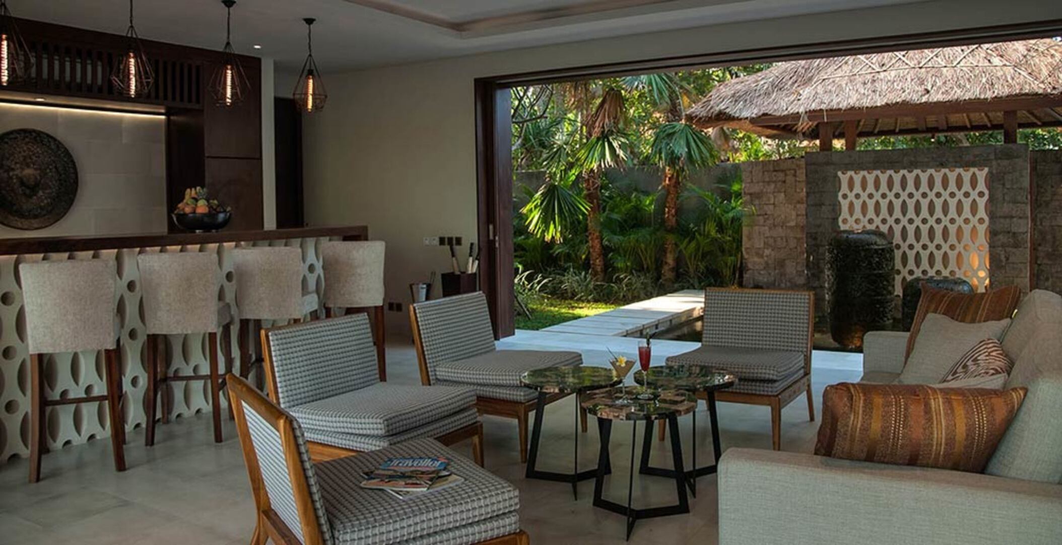 Luxury by the Ocean’s Edge – Bali Villa 1087