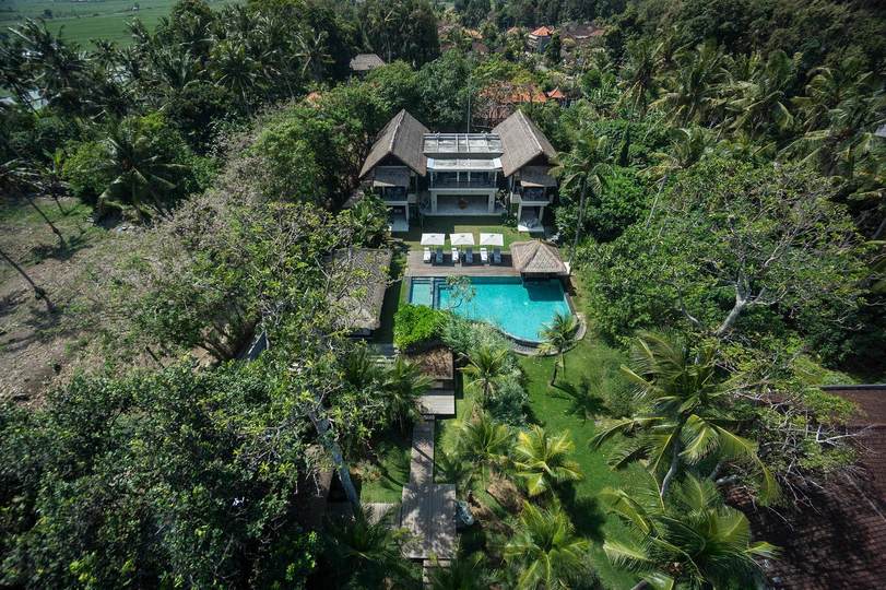 Luxury by the Ocean’s Edge – Bali Villa 1087