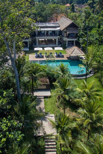 Luxury by the Ocean’s Edge – Bali Villa 1087