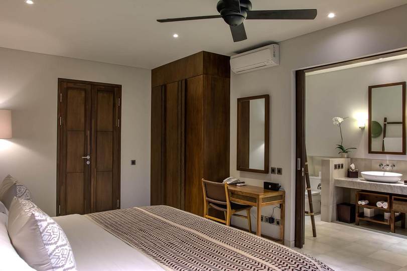Luxury by the Ocean’s Edge – Bali Villa 1087