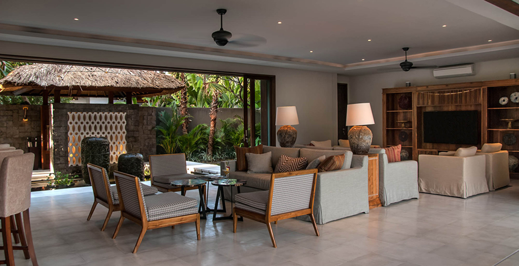 Luxury by the Ocean’s Edge – Bali Villa 1087