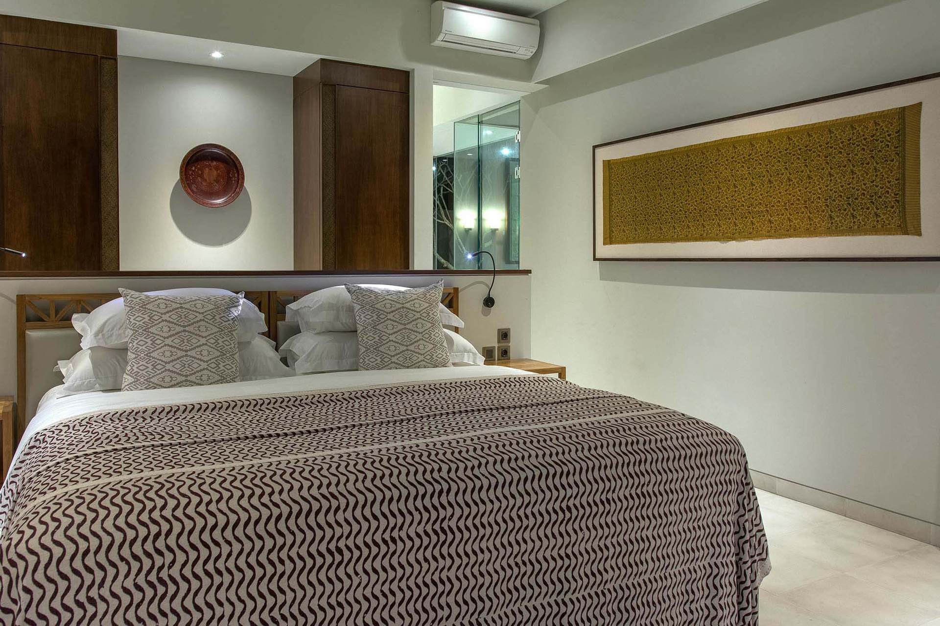 Luxury by the Ocean’s Edge – Bali Villa 1087