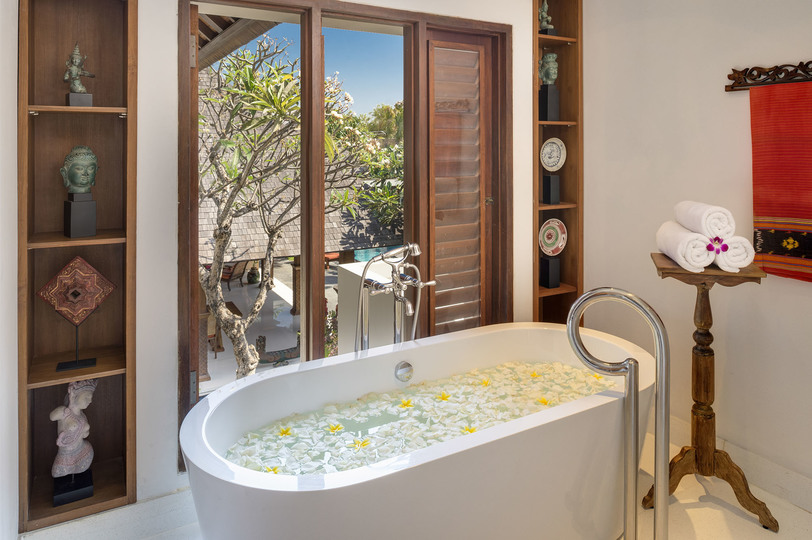 Tranquil Luxury Escape Near Seminyak – Bali Villa 1092