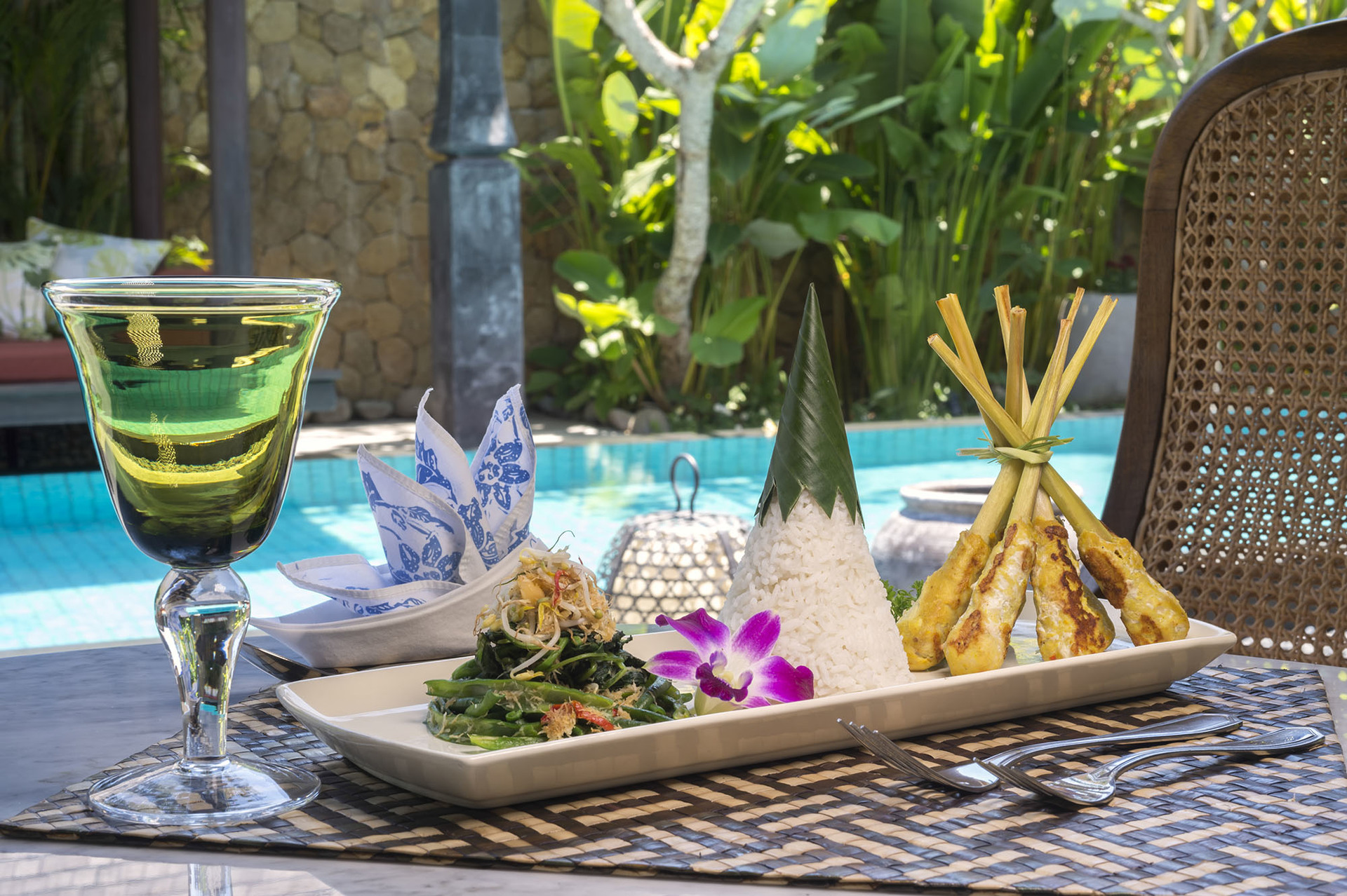 Serene luxury in lush gardens, Bali Villa 1124