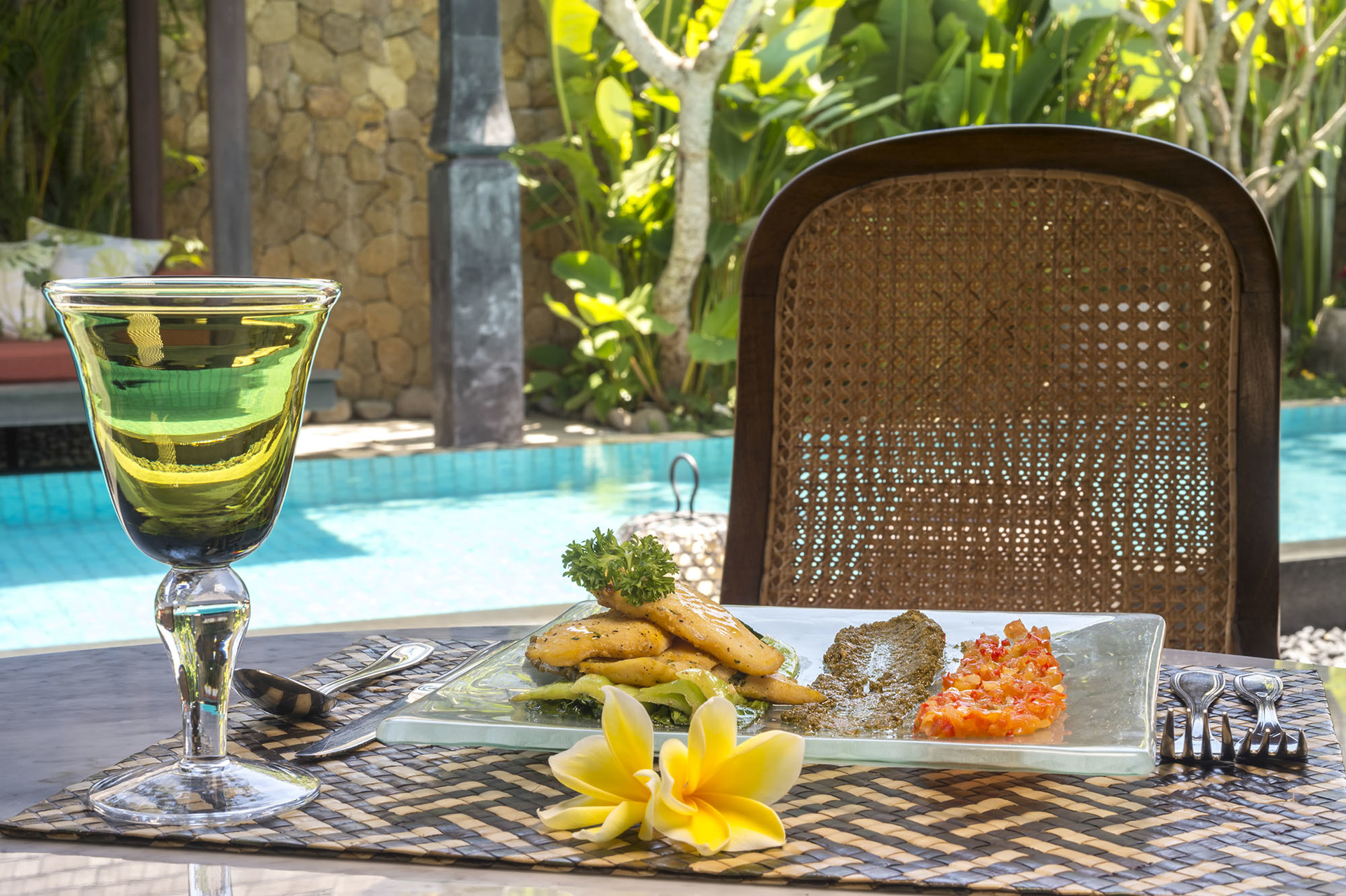 Serene luxury in lush gardens, Bali Villa 1124