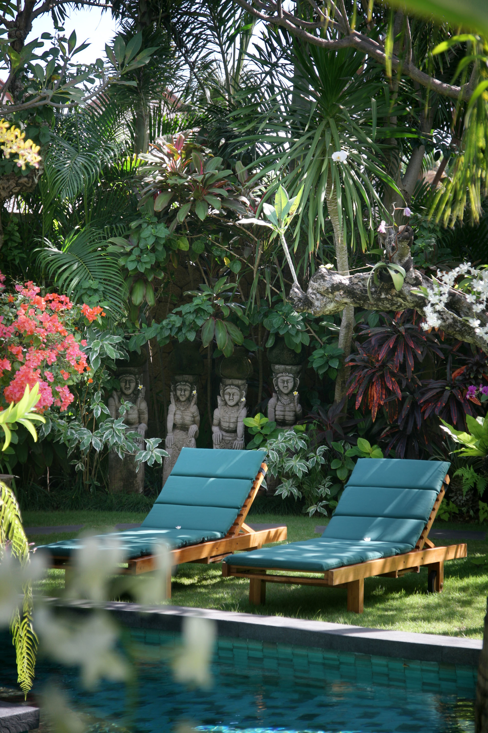 Serene luxury in lush gardens, Bali Villa 1124