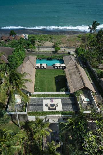 Rent a Luxury Villa in Bali Close to the Beach, Bali Villa 1130
