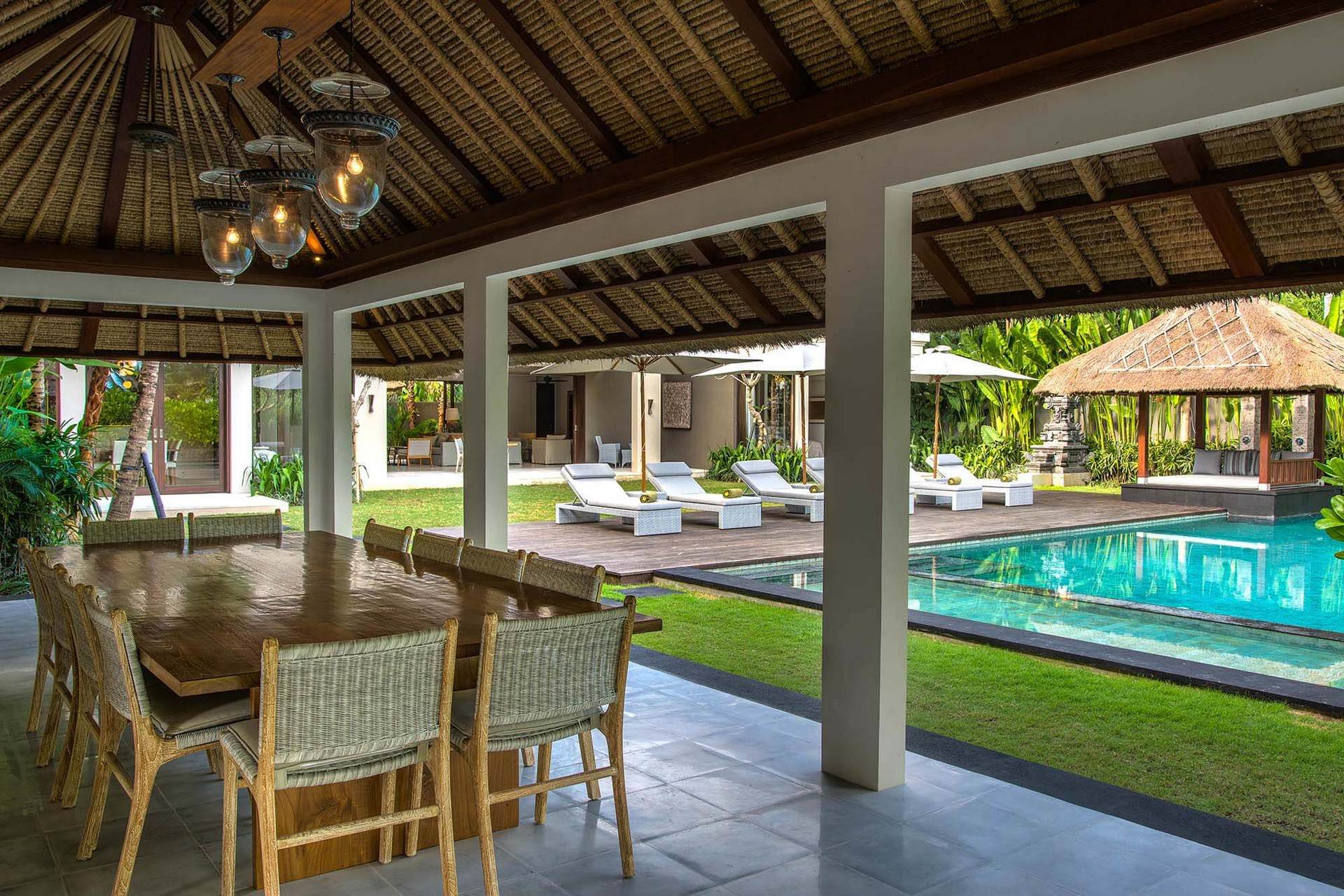 Rent a Luxury Villa in Bali Close to the Beach, Bali Villa 1130