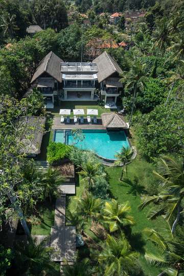 Rent a Luxury Villa in Bali Close to the Beach, Bali Villa 1130
