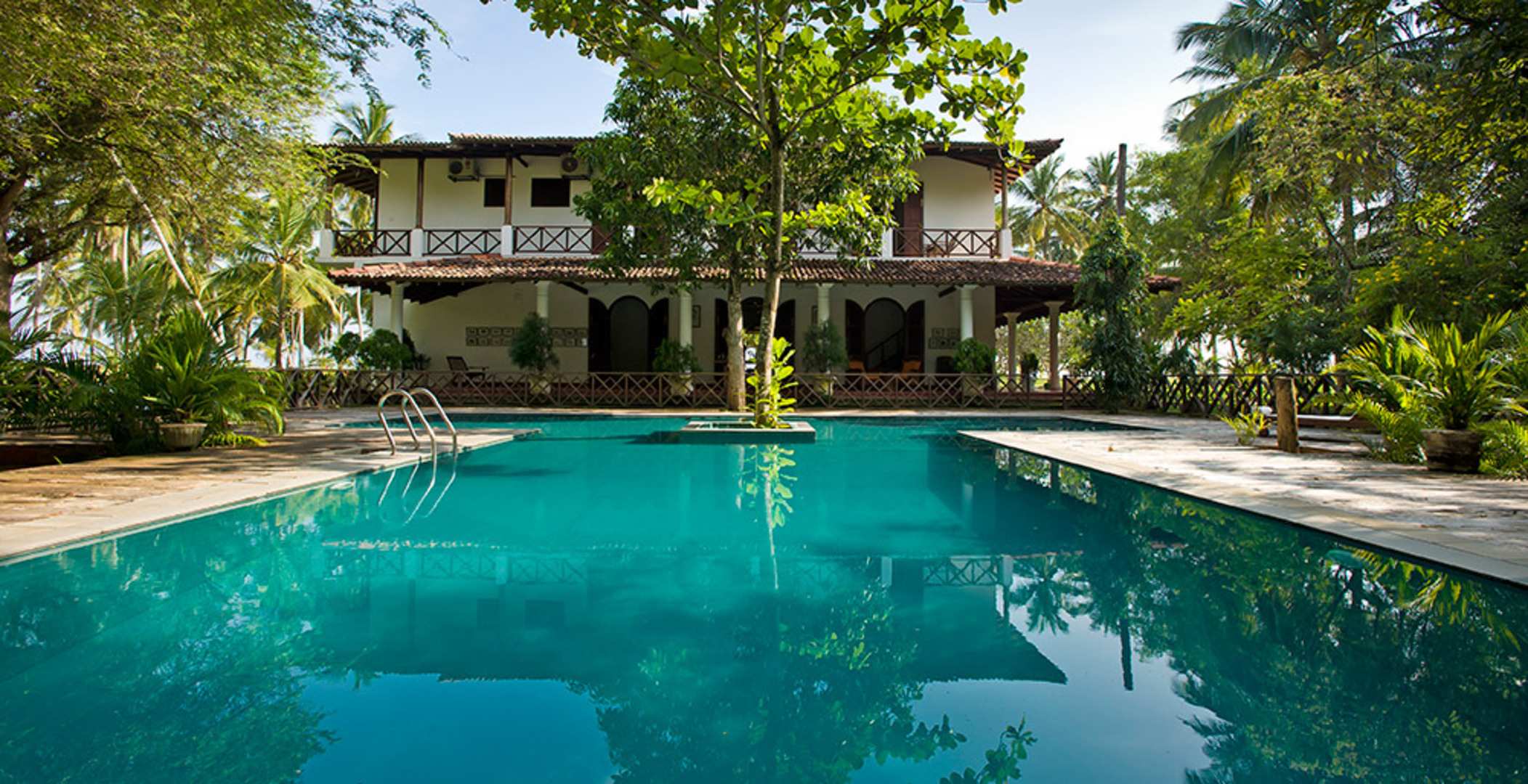 Experience a Luxury Holiday in Sri Lanka while staying in this Beautiful Villa, Ocean’s Edge Villa