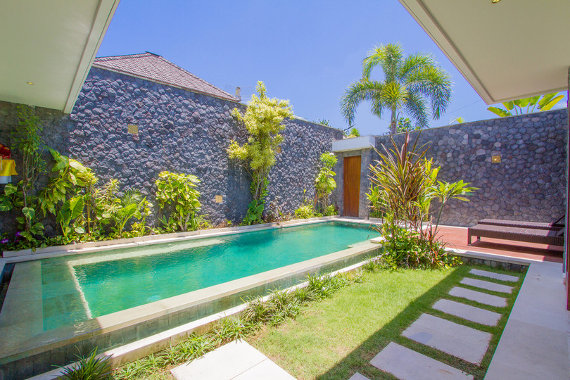 Luxury 2-Bedroom Villa Near Seminyak's Attractions, Bali Villa 1147