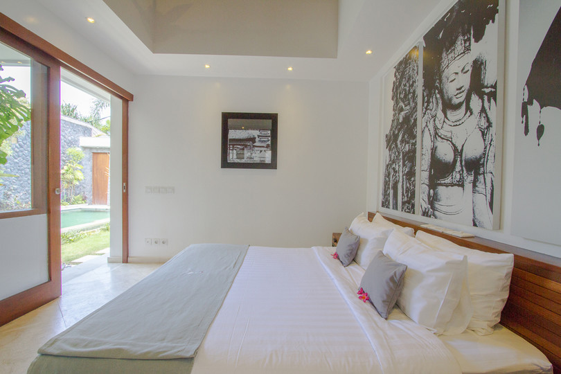 Luxury 2-Bedroom Villa Near Seminyak's Attractions, Bali Villa 1147