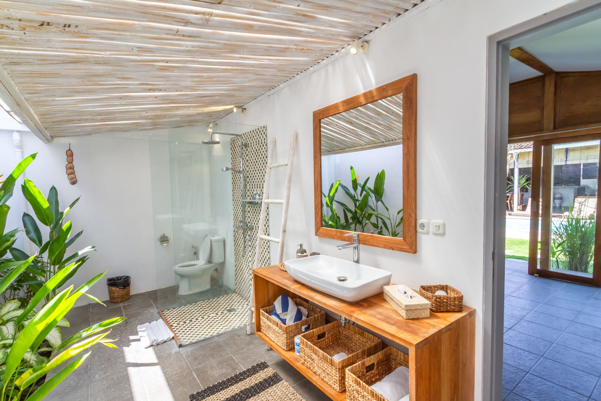 Rent Your 5 Star Private Villa in Seminyak, Bali Villa 1153