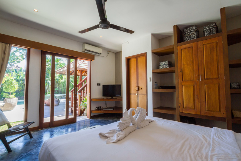 Luxury 5BR Family Villa Near Seminyak, Bali Villa 1167
