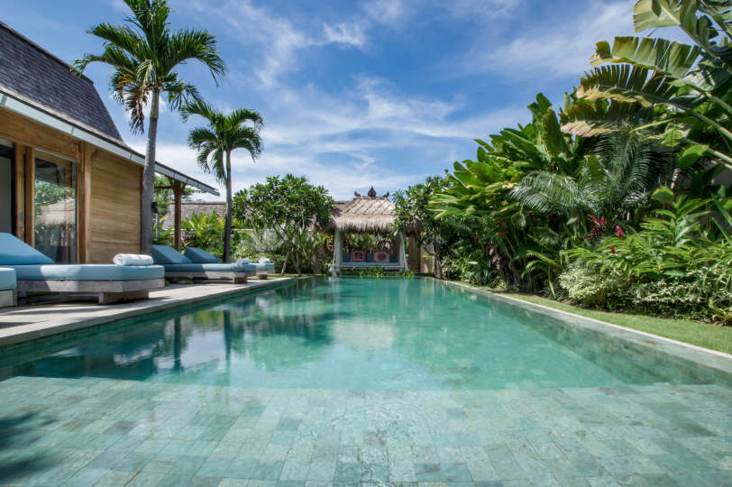 Picture Relaxing Beside Your Private Pool in Kerobokan, Bali Villa 2007
