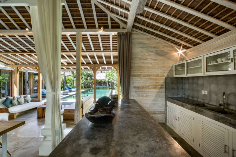 Picture Relaxing Beside Your Private Pool in Kerobokan, Bali Villa 2007