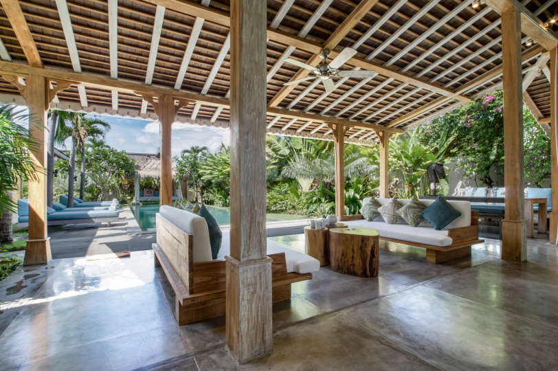 Picture Relaxing Beside Your Private Pool in Kerobokan, Bali Villa 2007