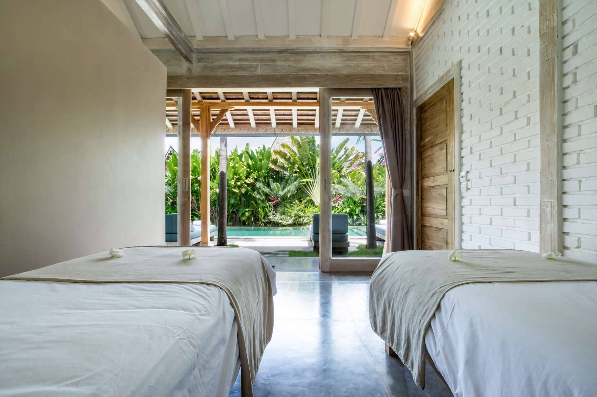 Picture Relaxing Beside Your Private Pool in Kerobokan, Bali Villa 2007