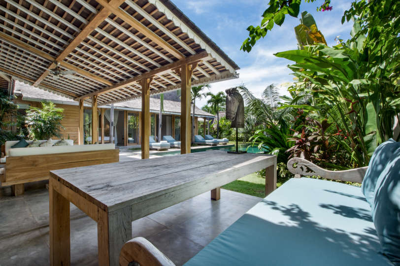 Picture Relaxing Beside Your Private Pool in Kerobokan, Bali Villa 2007