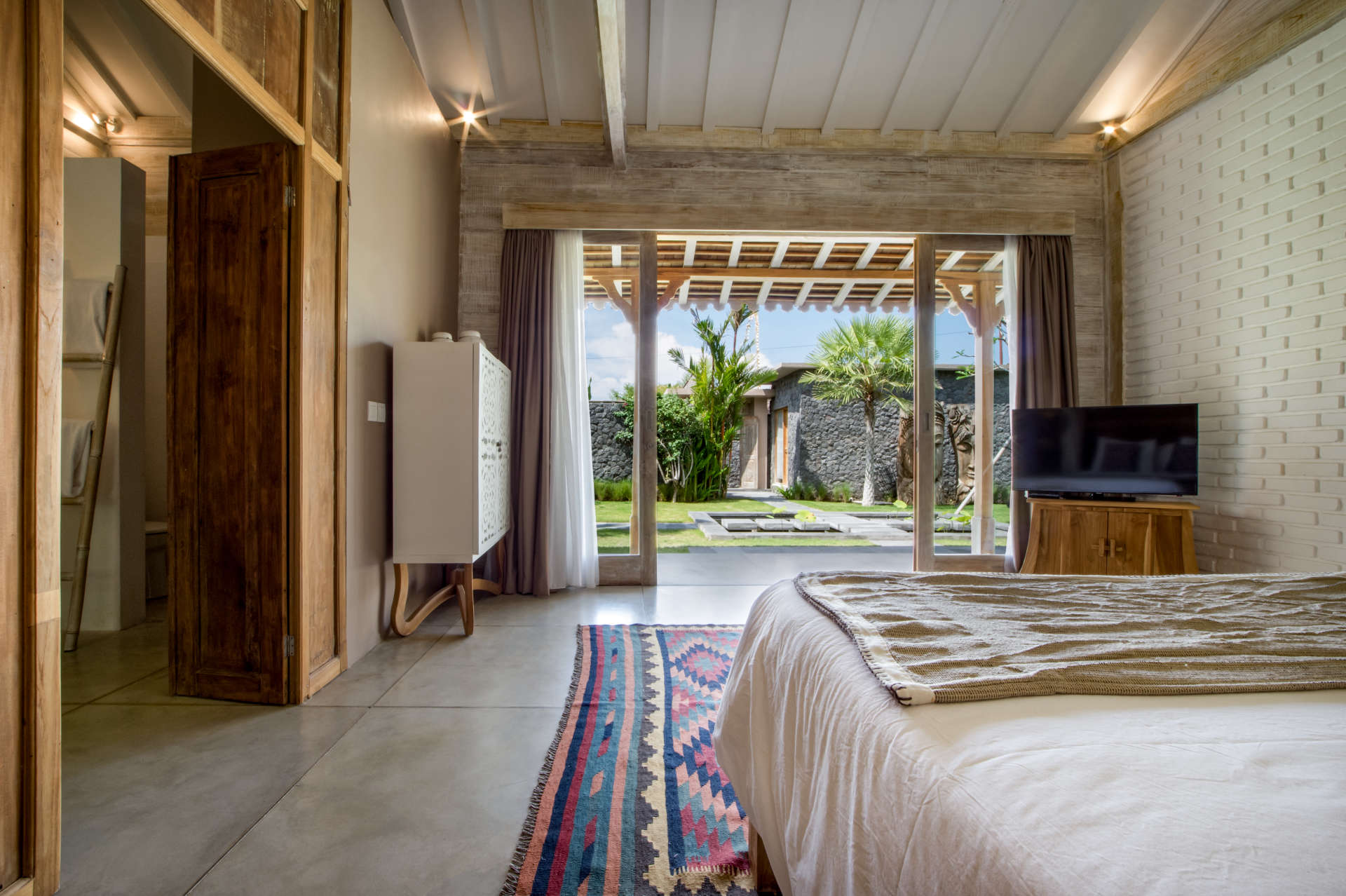 Enjoy a Holiday of a Lifetime Renting Your Own 5 Star Private Villa at the Best Rate in Kerobokan, Villa Bali 2008