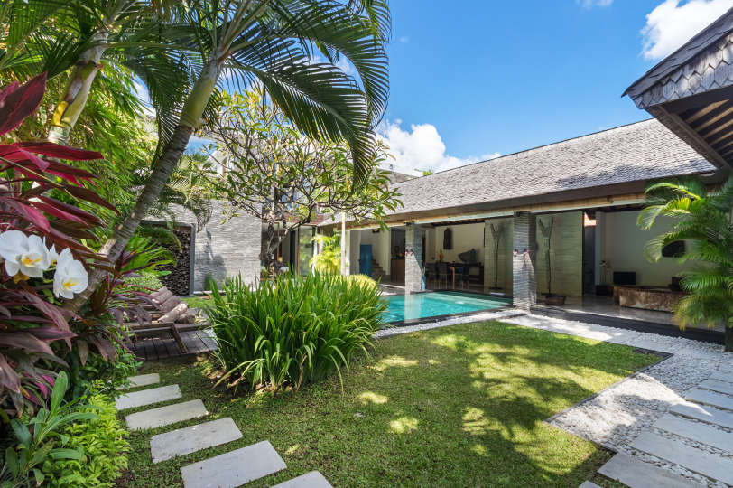 Beautiful 5 Star Holiday Villa in a Prime Location in Seminyak, Book Early to Secure Your Dates, Villa Bali 2016