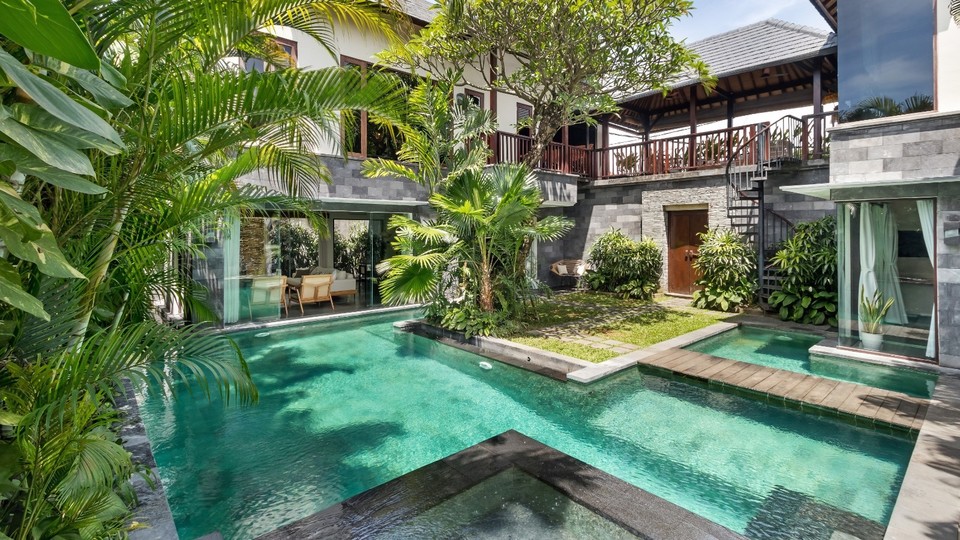 Rent a Luxury Villa in Bali Close to the Beach, Bali Villa 2024