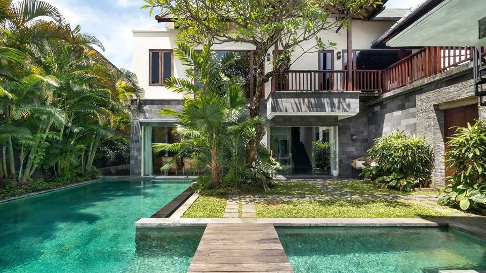 Rent a Luxury Villa in Bali Close to the Beach, Bali Villa 2024