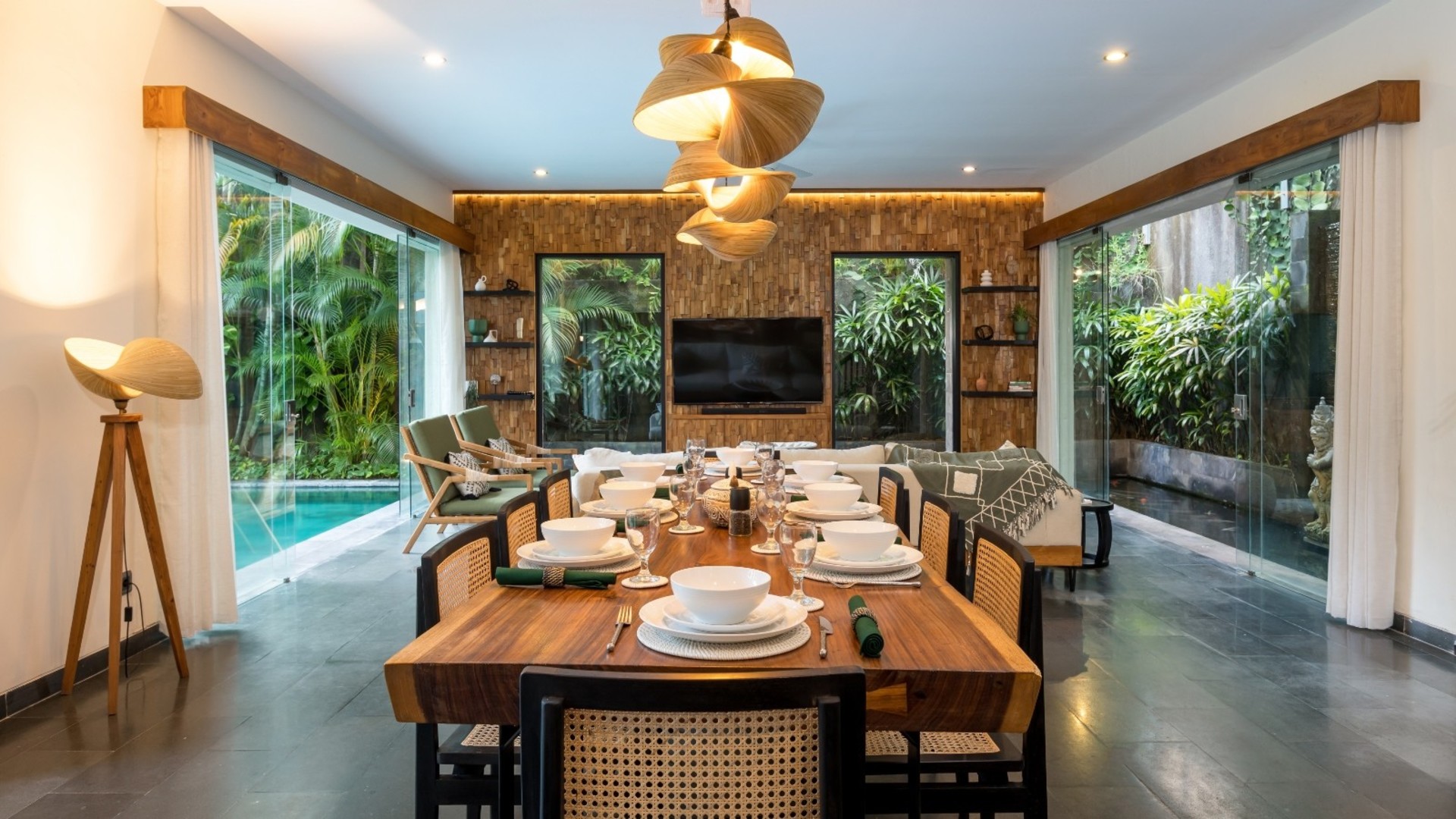 Rent a Luxury Villa in Bali Close to the Beach, Bali Villa 2024