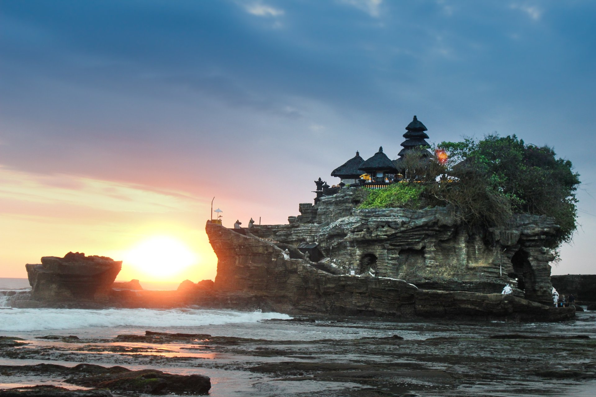 Rent a Luxury Villa in Bali Close to the Beach, Bali Villa 2024