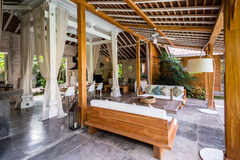 Luxury 12 Bedroom Villa with Private Pool, Bali Villa 2027