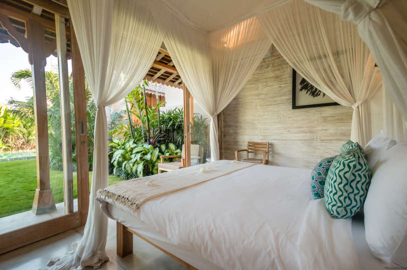 Luxury 12 Bedroom Villa with Private Pool, Bali Villa 2027