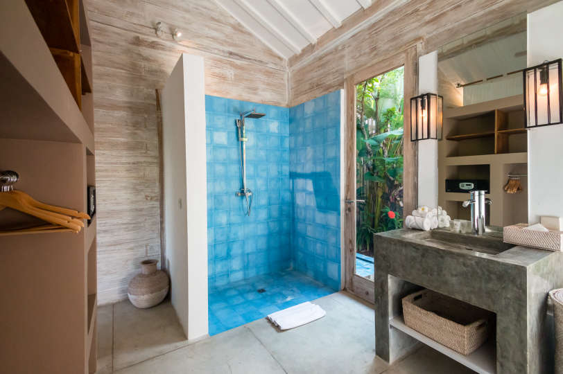 Luxury 12 Bedroom Villa with Private Pool, Bali Villa 2027