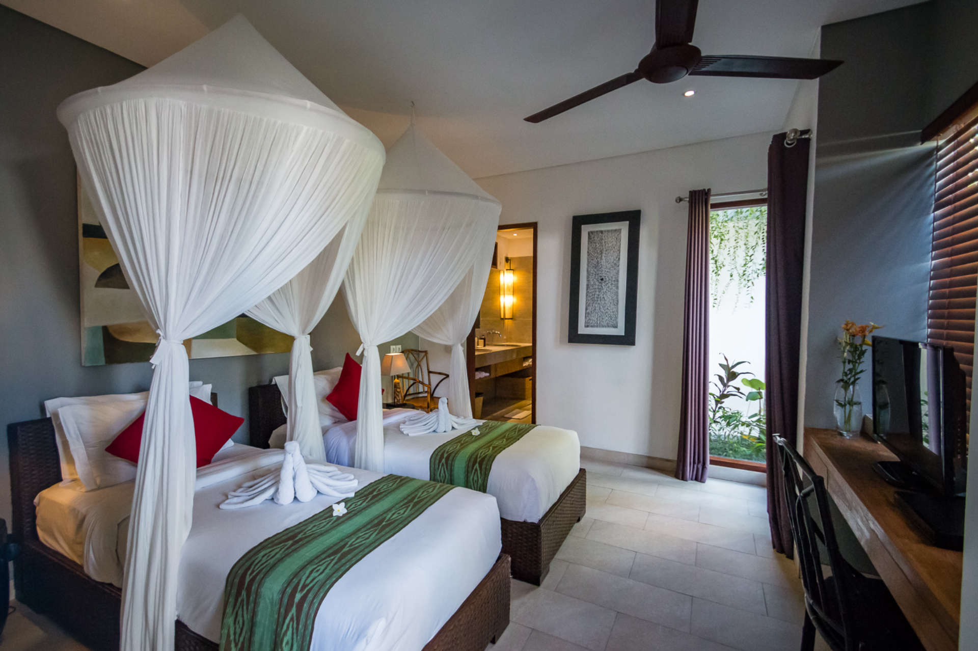 How to Rent Your Own Private Luxury Holiday Villa in Seminyak for Less than Basic Hotel, Villa Bali 2040