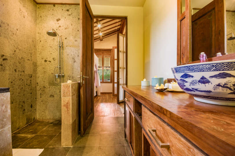 5 Star Villa in Bali, Minutes from the Beach, Bali Villa 2045