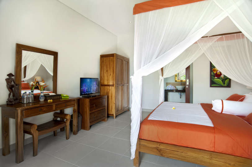 Rent a Luxury Villa in Bali Close to the Beach, Bali Villa 2054