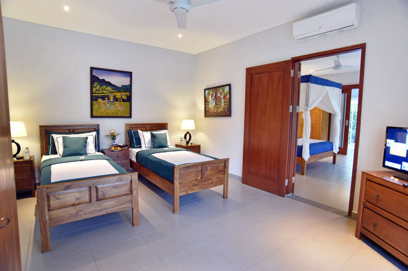 Rent a Luxury Villa in Bali Close to the Beach, Bali Villa 2054