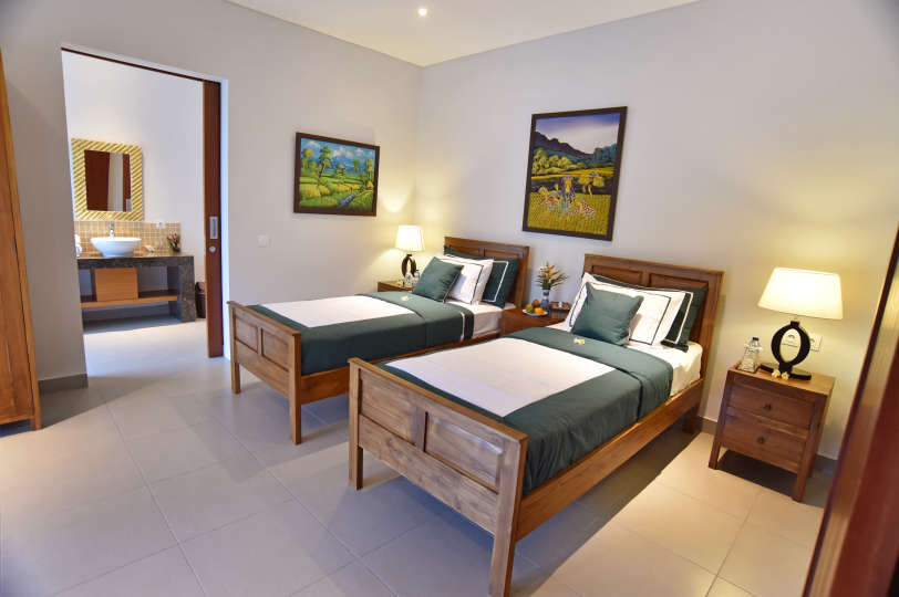 Rent a Luxury Villa in Bali Close to the Beach, Bali Villa 2054